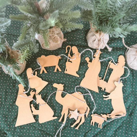 Nativity Wooden Garland